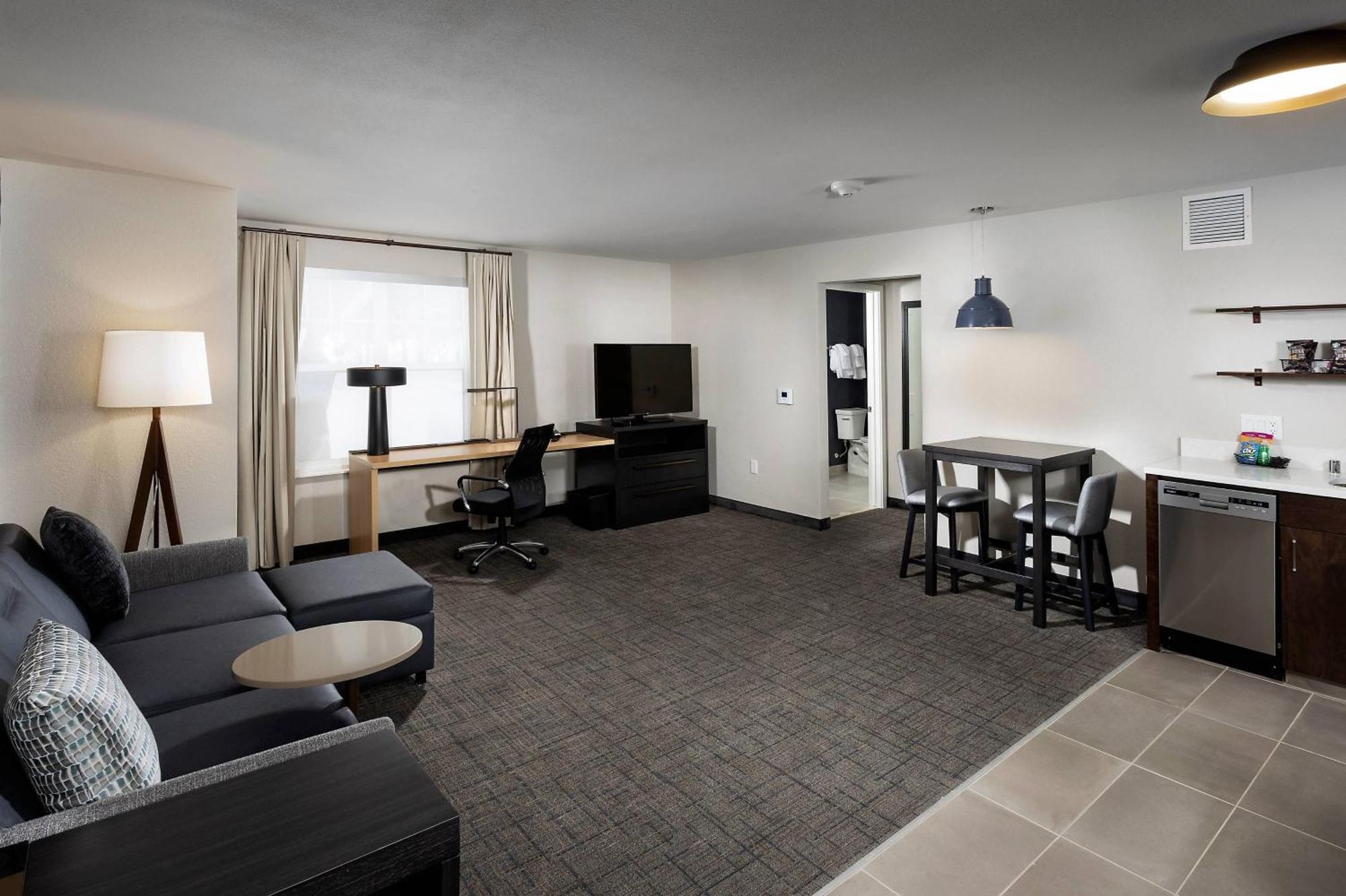 Residence Inn By Marriott Milwaukee Брукфийлд Екстериор снимка