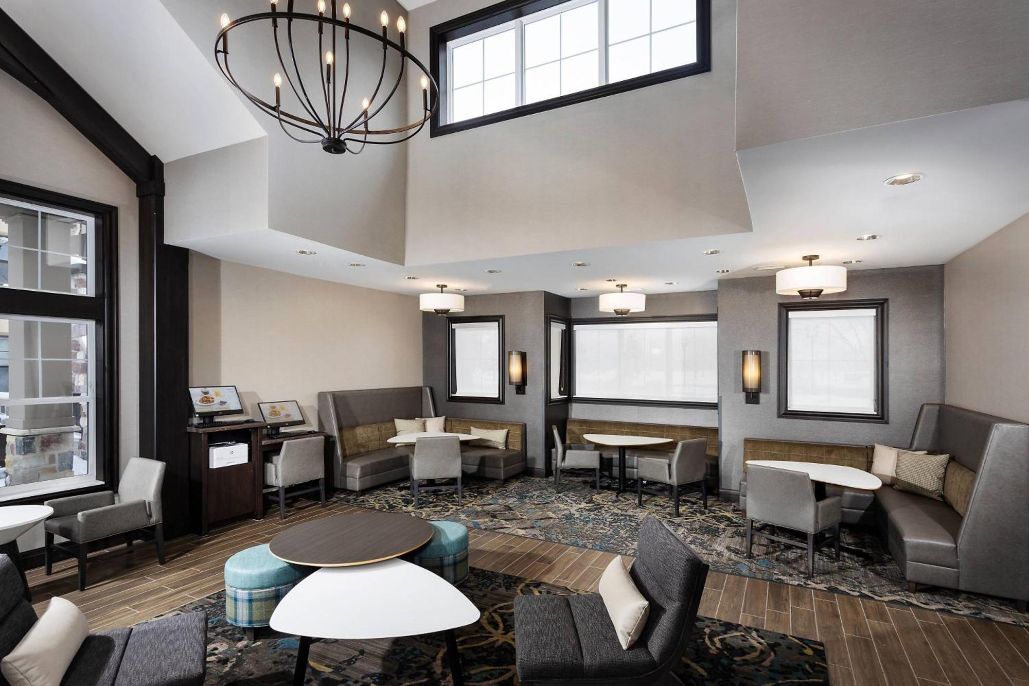 Residence Inn By Marriott Milwaukee Брукфийлд Екстериор снимка