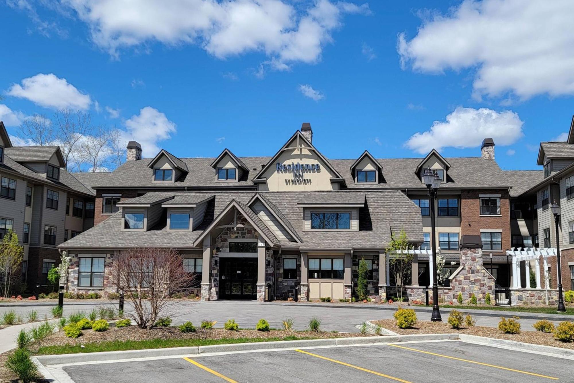 Residence Inn By Marriott Milwaukee Брукфийлд Екстериор снимка